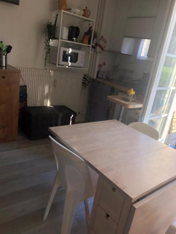 Renove Prive Proche De Toutes Commodites Et Loisirs, Place Parking Inclus *